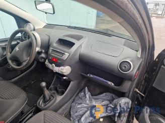 Peugeot 107 107, Hatchback, 2005 / 2014 1.0 12V picture 5