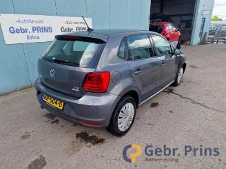 Coche siniestrado Volkswagen Polo Polo V (6R), Hatchback, 2009 / 2017 1.2 TSI 16V BlueMotion Technology 2015/11