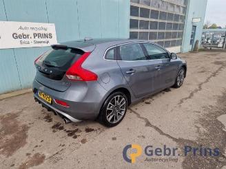 Volvo V-40 V40 (MV), Hatchback 5-drs, 2012 / 2019 2.0 D2 16V picture 2