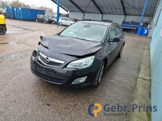 Vrakbiler auto Opel Astra Astra J (PC6/PD6/PE6/PF6), Hatchback 5-drs, 2009 / 2015 1.4 16V ecoFLEX 2011/7