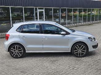 Volkswagen Polo 1.4 16V Hatchback  Benzine 1.390cc 63kW (86pk) FWD picture 3