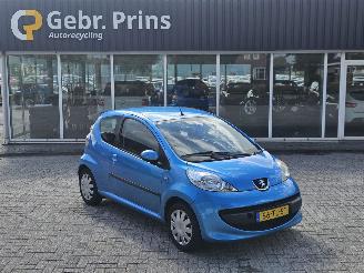 damaged passenger cars Peugeot 107 1.0 12V Hatchback  Benzine 998cc 50kW (68pk) FWD 2006/11