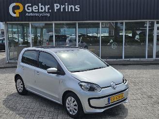 damaged passenger cars Volkswagen Up! 1.0 12V 60 Hatchback  Benzine 999cc 44kW (60pk) FWD 2012/9