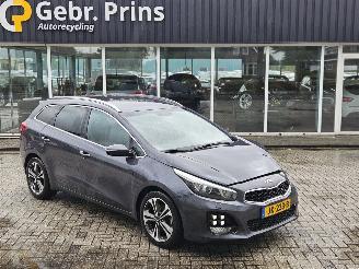 Vaurioauto  passenger cars Kia Ceed GT-Line 1.0i T-GDi 12V 120 Combi/o  Benzine 998cc 88kW (120pk) FWD 2016/4