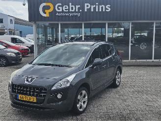 Vaurioauto  passenger cars Peugeot 3008 1.6 VTI 16V MPV  Benzine 1.598cc 88kW (120pk) FWD 2012/4