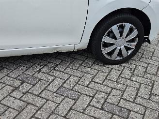 Toyota Aygo 1.0 12V VVT-i Hatchback  Benzine 998cc 51kW (69pk) FWD picture 7