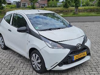 Toyota Aygo 1.0 12V VVT-i Hatchback  Benzine 998cc 51kW (69pk) FWD picture 5
