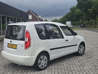 Skoda Roomster 1.2i 12V MPV  Benzine 1.198cc 51kW (69pk) FWD picture 3