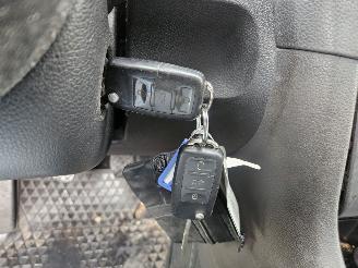 Volkswagen Golf 1.6 Hatchback  Benzine 1.598cc 75kW (102pk) FWD picture 13