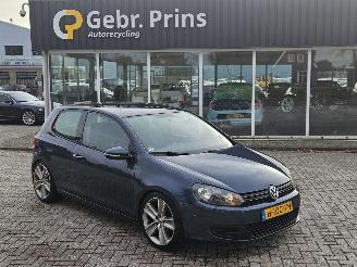 krockskadad bil auto Volkswagen Golf 1.6 Hatchback  Benzine 1.598cc 75kW (102pk) FWD 2009/7