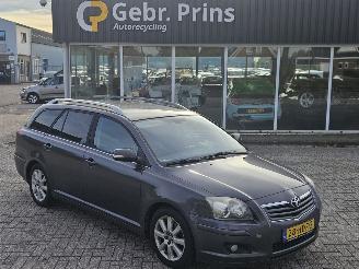 krockskadad bil auto Toyota Avensis 2.0 16V VVT-i D4 Combi/o  Benzine 1.998cc 108kW (147pk) FWD 2008/10