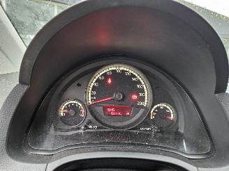 Volkswagen Up! 1.0 12V 60 Hatchback  Benzine 999cc 44kW (60pk) FWD picture 13