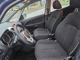 Kia Venga 1.4 CVVT 16V MPV  Benzine 1.396cc 66kW (90pk) FWD picture 10