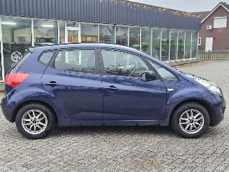 Kia Venga 1.4 CVVT 16V MPV  Benzine 1.396cc 66kW (90pk) FWD picture 2