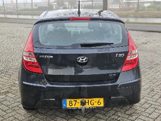 Hyundai I-30 1.6 CVVT 16V Hatchback  Benzine 1.591cc 93kW (126pk) FWD picture 3