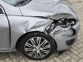 Peugeot 308 1.6 BlueHDi 120 Combi/o 4Dr Diesel 1.560cc 88kW (120pk) FWD picture 4