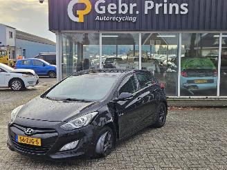 Hyundai I-30 1.6 GDI Blue 16V Hatchback  Benzine 1.591cc 99kW (135pk) FWD picture 1