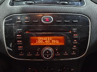 Fiat Punto Evo 1.2 Euro 5 Hatchback  Benzine 1.242cc 51kW (69pk) FWD picture 11