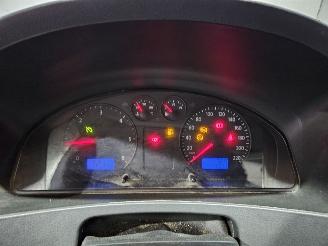 Volkswagen Transporter 2.5 TDi MPV  Diesel 2.460cc 128kW (174pk) FWD picture 13