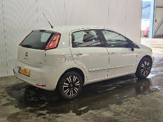 skadebil auto Fiat Punto 0.9 TwinAir Hatchback  Benzine 875cc 63kW (86pk) FWD 2012/5