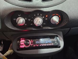 Renault Twingo 1.2 16V GT TCE Hatchback 2Dr Benzine 1.149cc 74kW (101pk) FWD picture 12