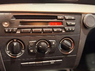 BMW 1-serie 116i 1.6 16V Hatchback 2Dr Benzine 1.597cc 90kW (122pk) RWD picture 11