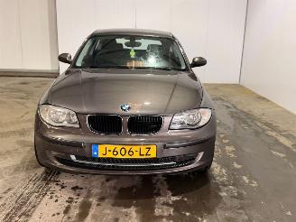 BMW 1-serie 116i 1.6 16V Hatchback 2Dr Benzine 1.597cc 90kW (122pk) RWD picture 4