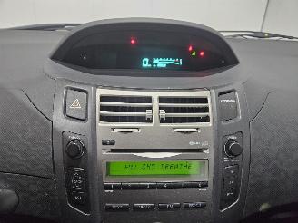 Toyota Yaris 1.3 16V VVT-i Hatchback  Benzine 1.298cc 64kW (87pk) picture 12