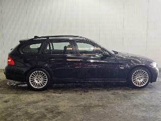 BMW 3-serie 318i 16V Combi/o  Benzine 1.995cc 95kW (129pk) RWD picture 3