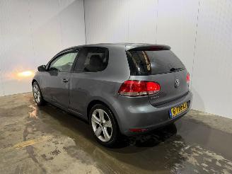 krockskadad bil auto Volkswagen Golf 1.4 16V Hatchback  Benzine 1.390cc 59kW (80pk) FWD 2009/6
