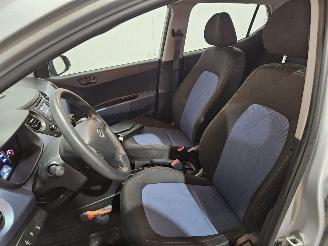 Hyundai I-10 1.0 12V Hatchback  Benzine 998cc 49kW (67pk) FWD picture 10