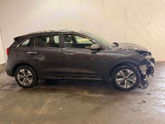 Kia e-Niro E-Niro 64 kWh SUV  Elektrisch  150kW (204pk) FWD picture 3