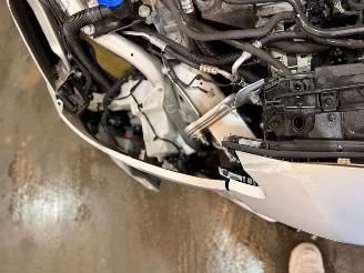 Ford Focus 1.0 Ti-VCT EcoBoost 12V 125 Combi/o  Benzine 999cc 92kW (125pk) FWD picture 6