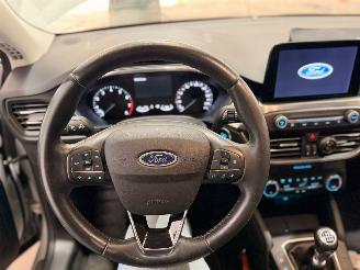 Ford Focus 1.0 Ti-VCT EcoBoost 12V 125 Combi/o  Benzine 999cc 92kW (125pk) FWD picture 16