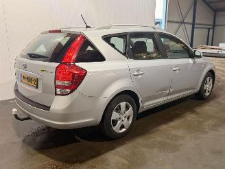 Kia Cee d 1.4 16V Combi/o Benzine 1.396cc 66kW (90pk) FWD 2011/4