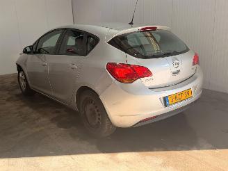 Damaged car Opel Astra 1.7 CDTi 16V 110 Hatchback 4Dr Diesel 1.686cc 81kW (110pk) FWD 2011/9