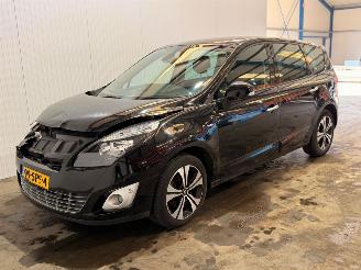 Renault Scenic 1.6 dCi MPV  Diesel 1.598cc 96kW (131pk) FWD picture 3