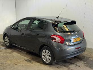 Unfallwagen Peugeot 208 1.2 Vti 12V PureTech 82 Hatchback  Benzine 1.199cc 60kW (82pk) FWD 2013/1