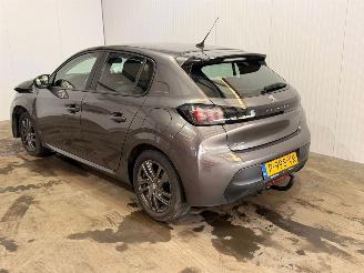Coche accidentado Peugeot 208 1.2 Vti 12V PureTech 100 Hatchback 4Dr Benzine 1.199cc 74kW (101pk) FWD 2022/6