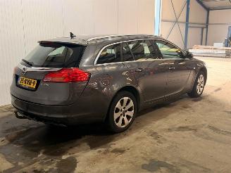Auto incidentate Opel Insignia SPORTS TOURER 1.6 Turbo 16V Ecotec Combi/o  Benzine 1.598cc 132kW (179pk) FWD 2010/2