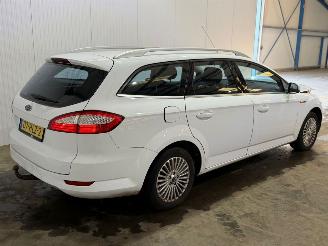 krockskadad bil auto Ford Mondeo 1.6 Ti 16V Combi/o  Benzine 1.596cc 92kW (125pk) FWD 2009/1