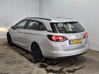 Damaged car Opel Astra SPORTS TOURER 1.6 CDTI 110 16V Combi/o  Diesel 1.598cc 81kW (110pk) FWD 2018/7