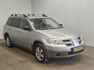 Coche accidentado Mitsubishi Outlander 2.0 16V 4x2 SUV  Benzine 1.997cc 100kW (136pk) FWD 2005/10