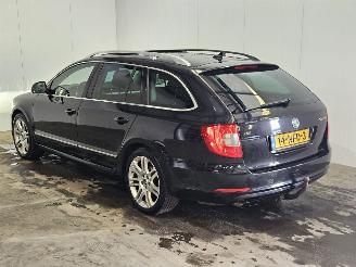 Vaurioauto  passenger cars Skoda Superb 1.8 TSI  AUT16V Combi/o  Benzine 1.798cc 118kW (160pk) FWD 2010/8