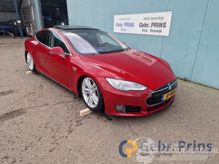 Tesla Model S Model S, Liftback, 2012 / 2026 70D