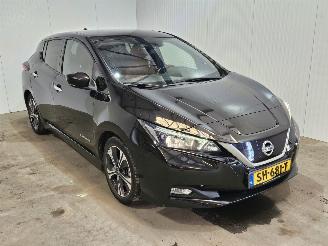 krockskadad bil auto Nissan Leaf 39/40kWh Hatchback  Elektrisch  110kW (150pk) FWD 2018/4