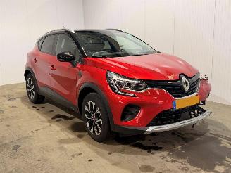 damaged passenger cars Renault Captur E-TECH HYBRID 2024/3