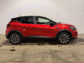 Renault Captur E-TECH HYBRID picture 2