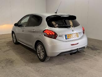 skadebil auto Peugeot 208 1.6 Blue HDi 75 2017/6