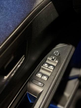 Peugeot 5008 1.6 BlueHDI Blue Lease Premium picture 17